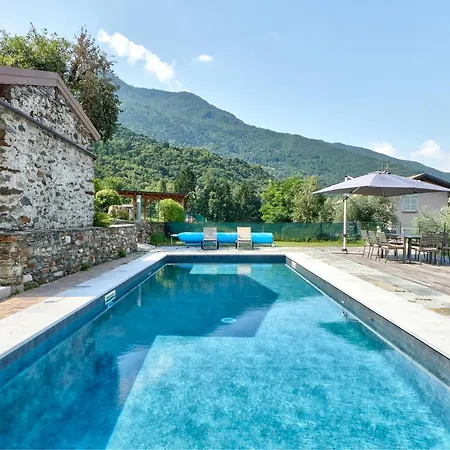 Con Piscina E Vista Panoramica