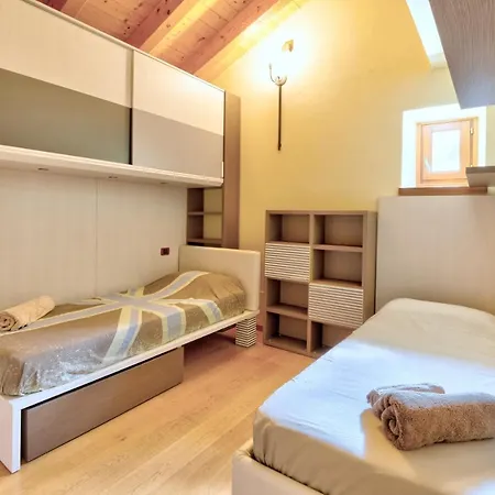 Con Piscina E Vista Panoramica * Colico