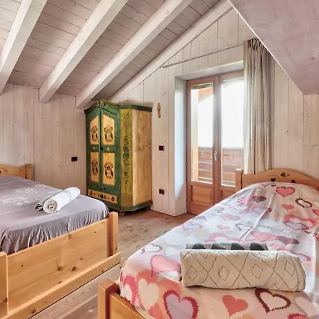 Con Piscina E Vista Panoramica