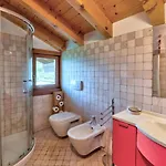 Con Piscina E Vista Panoramica Alpesi faház