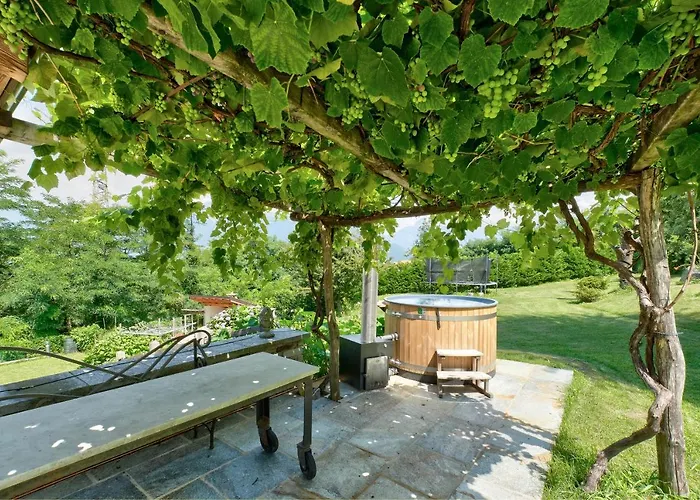 Con Piscina E Vista Panoramica Σαλέ