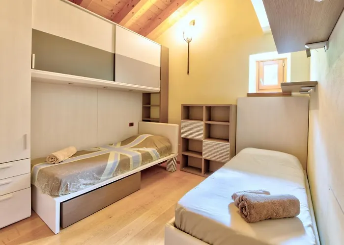 Con Piscina E Vista Panoramica * Colico