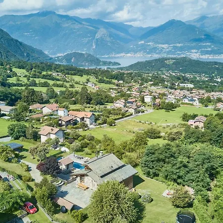 Con Piscina E Vista Panoramica Colico