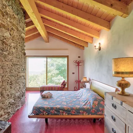 Con Piscina E Vista Panoramica